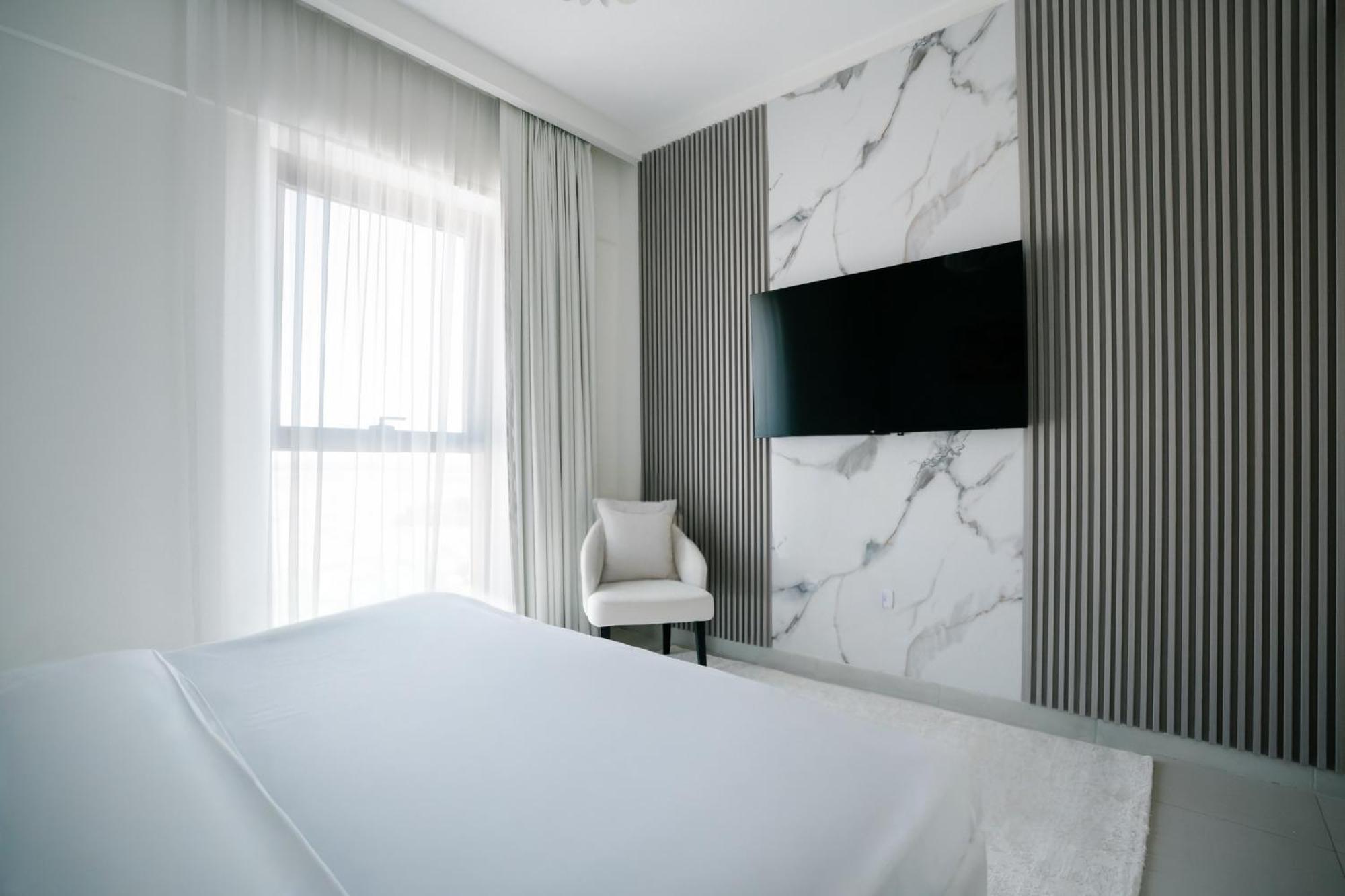 Apartment Luxury | Private With Cooled | 3br