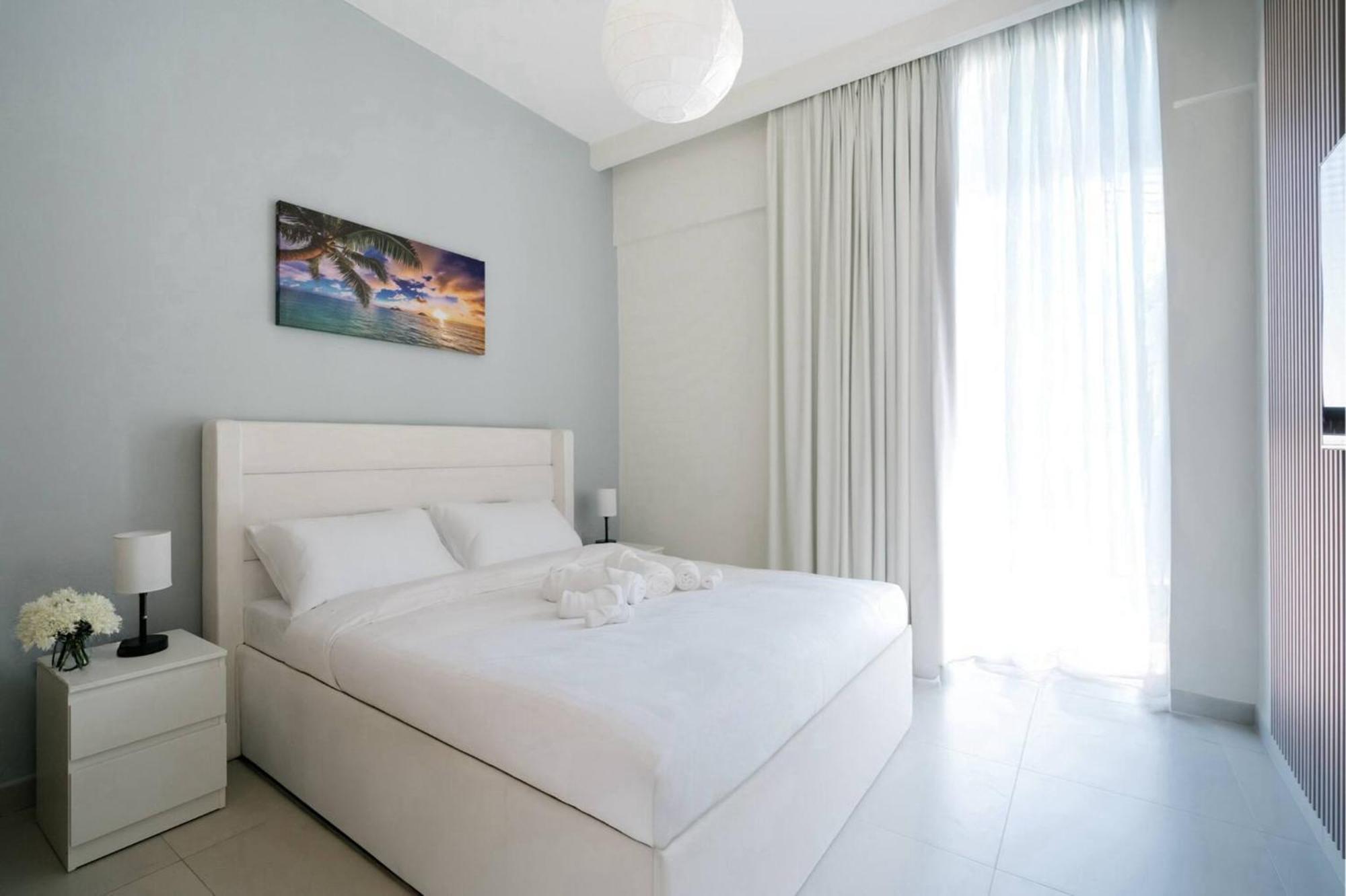 Apartment Luxury | Private With Cooled | 3br Dubai