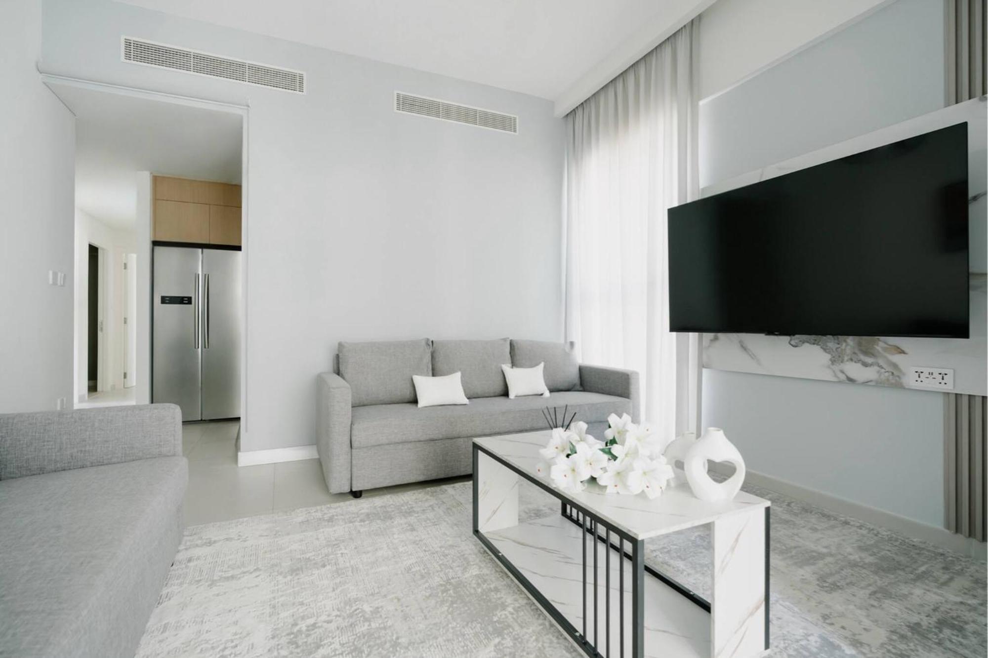 Luxury | Private With Cooled | 3br *