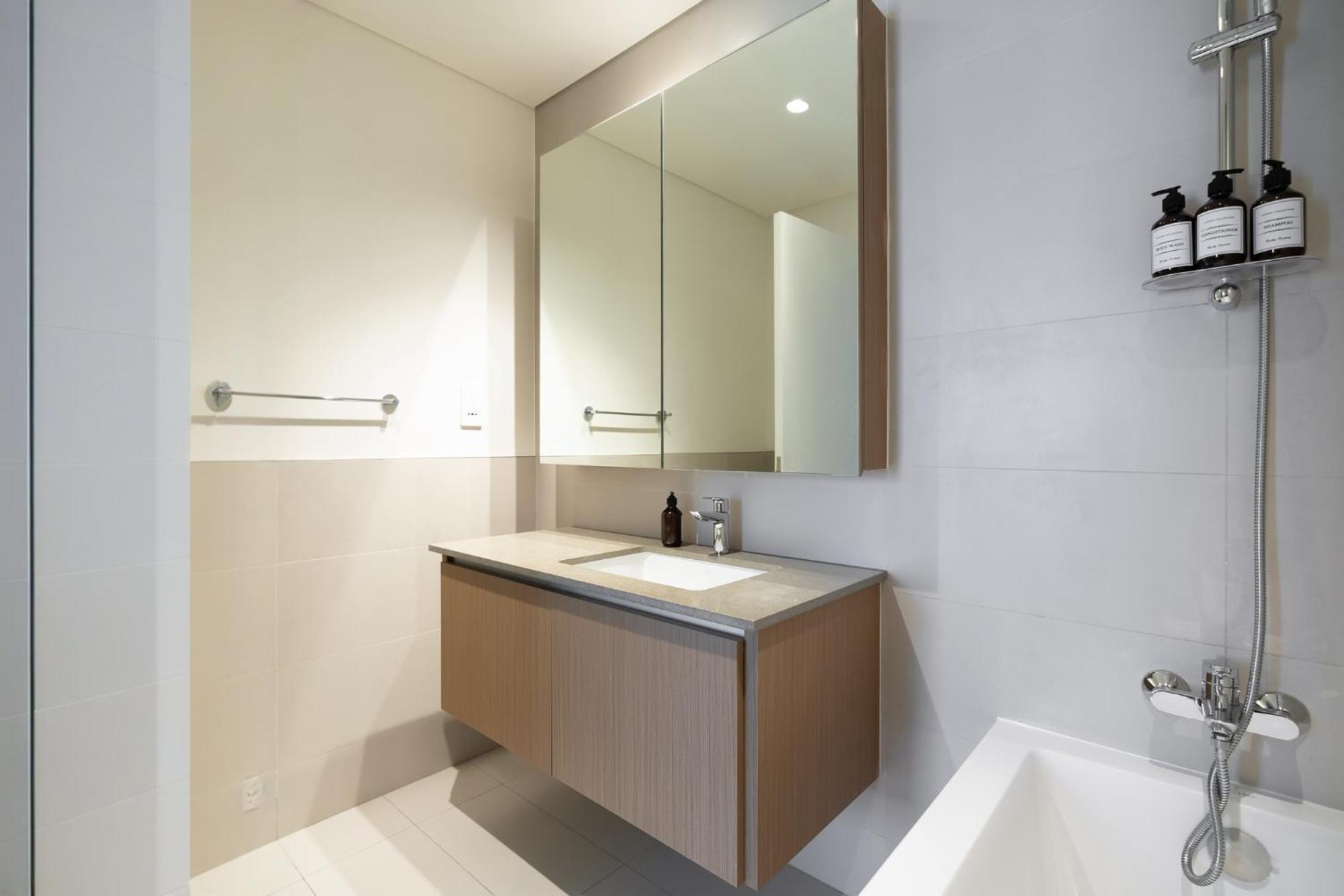 Luxury | Private With Cooled | 3br Apartment *