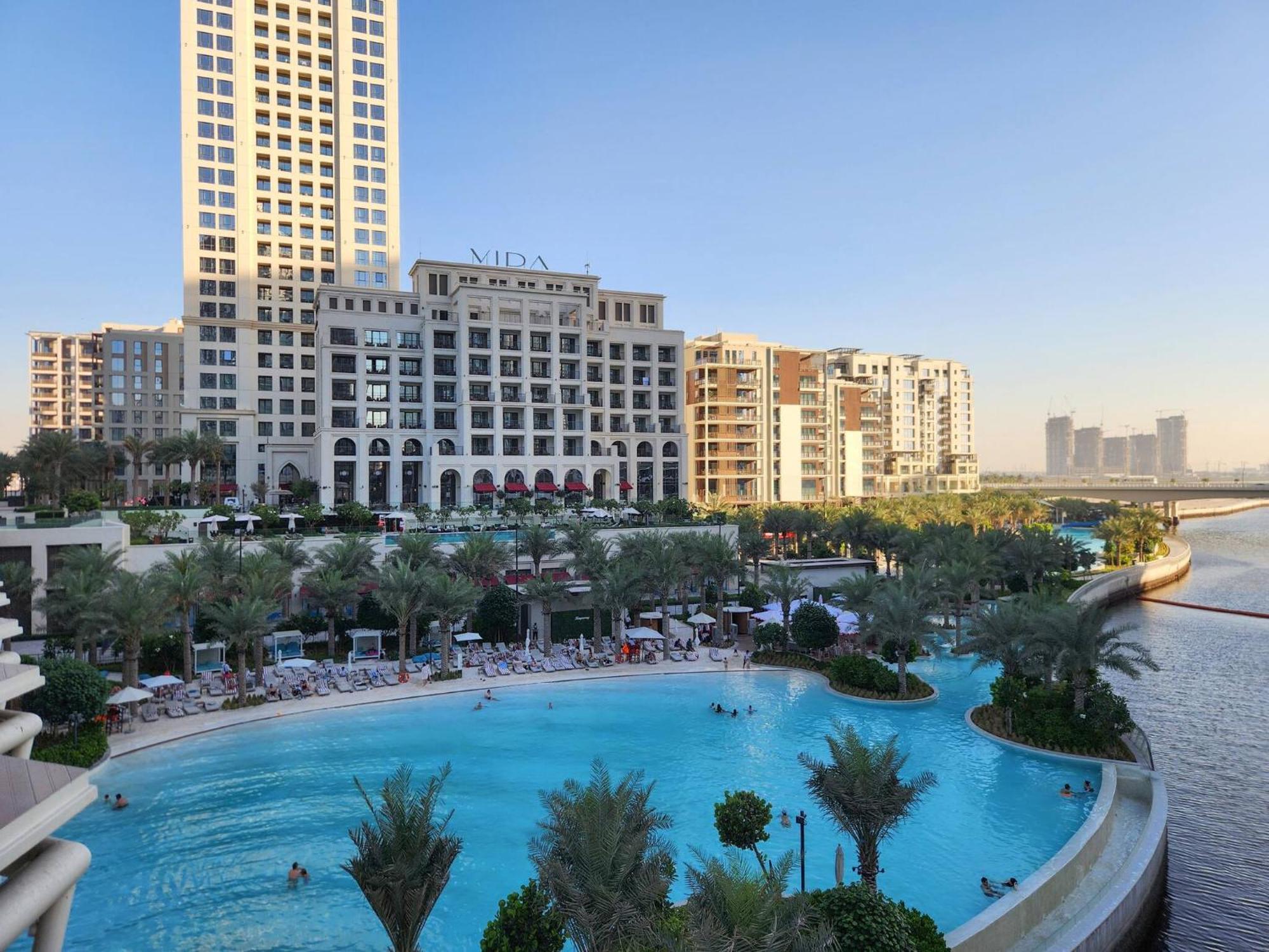 Apartment Luxury | Private With Cooled | 3br *