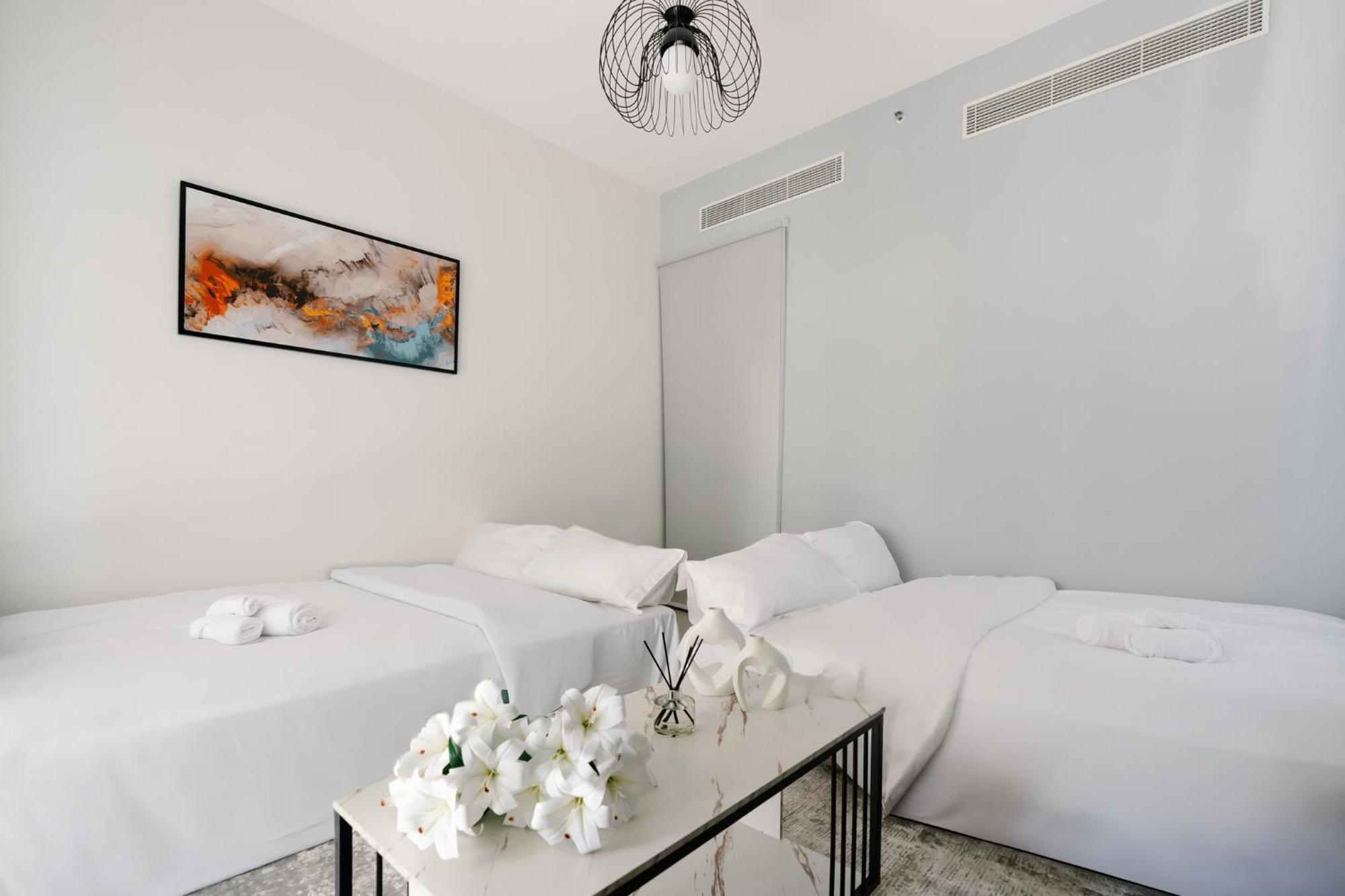 Luxury | Private With Cooled | 3br Apartment Dubai